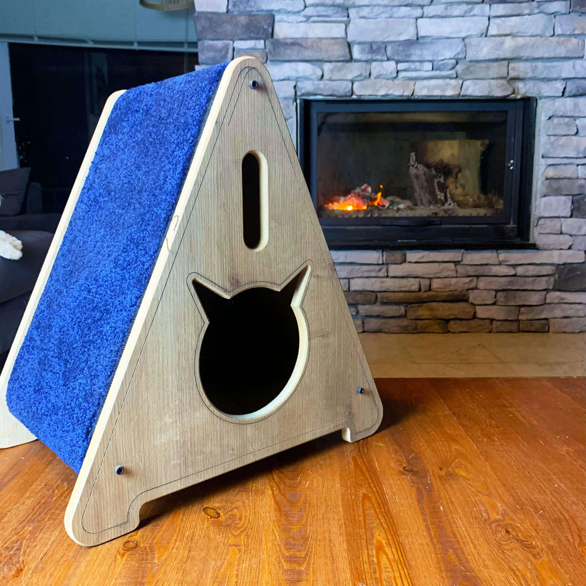 Cat Paw Teepee Scratcher