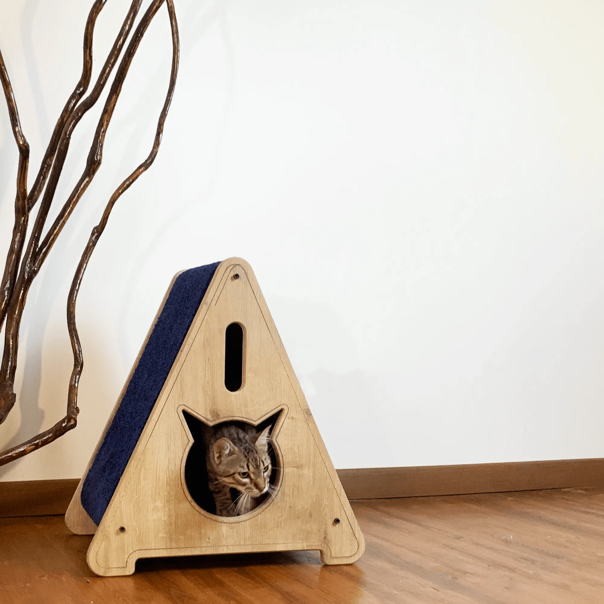 Cat Paw Teepee Scratcher