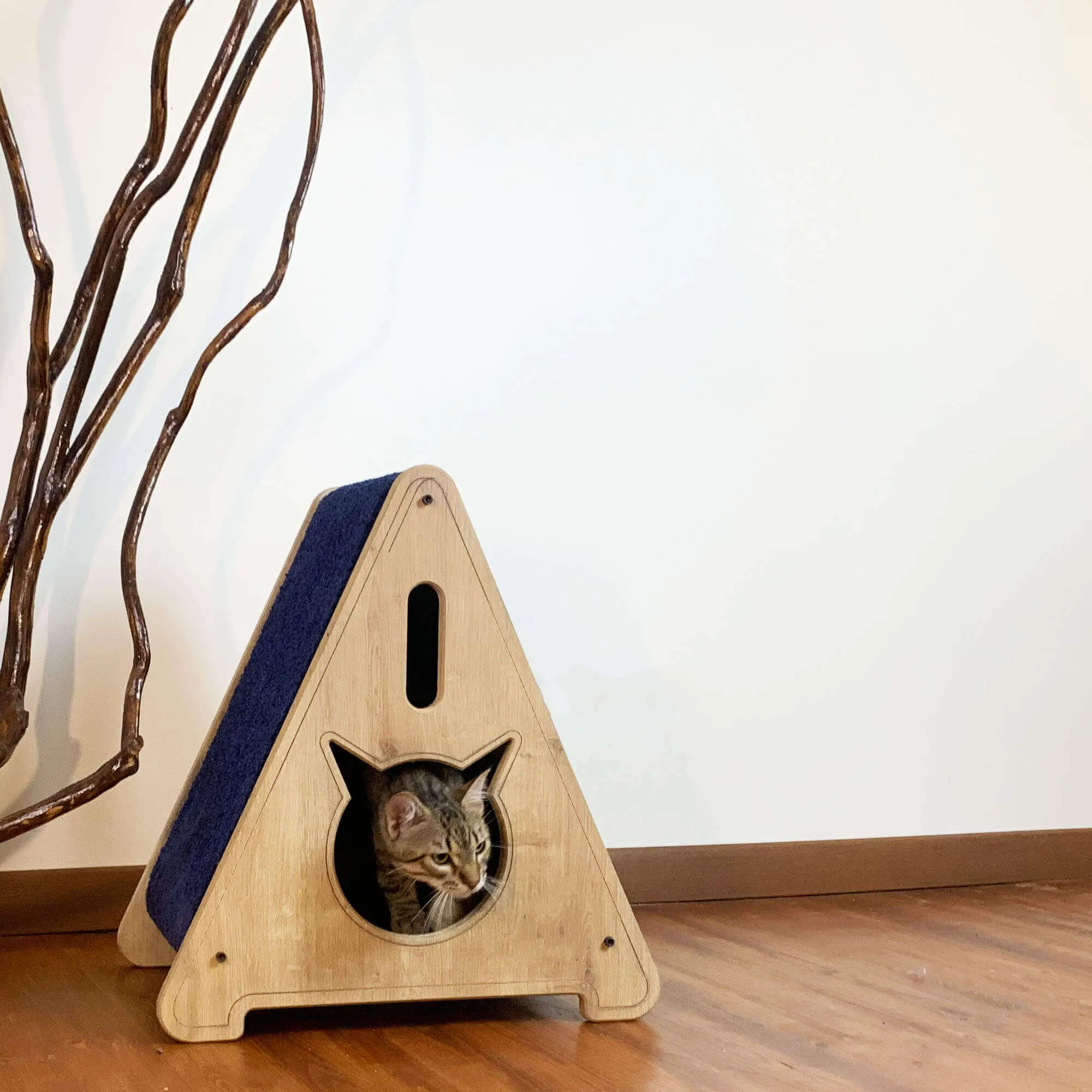 Cat Paw Teepee Scratcher