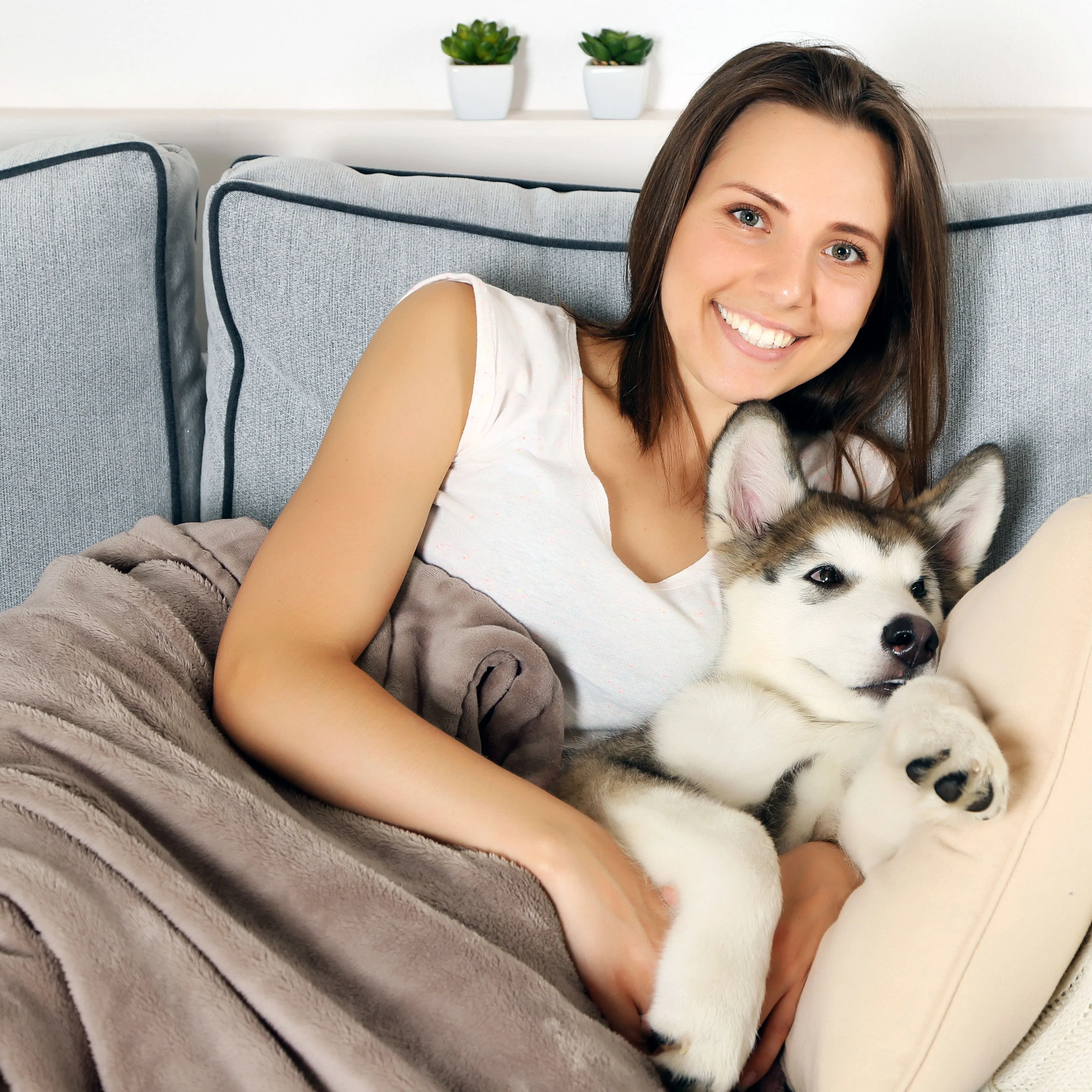 PETMAKER 50x60 Waterproof Dog Blanket, Gray Plaid